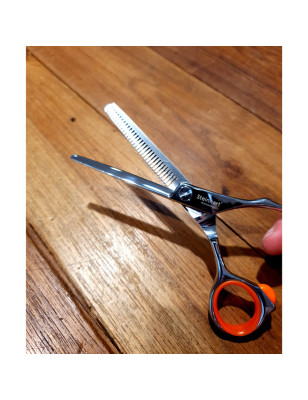 Forbice professionale per sfoltire i  capelli