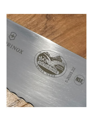 Coltello cuoco lama ondulata Victorinox. Lama super tagliente