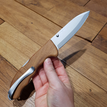 Coltello da tasca Victorinox Evoke Wood 0.9415.D630