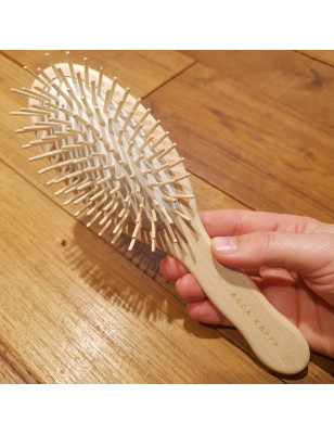 Spazzola ovale in legno per districare e massaggiare i capelli
