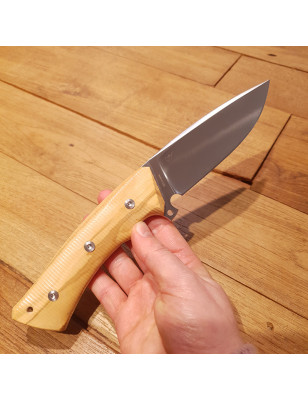 coltello sportivo con manico in legno di olvivo e fodero in cuoio marrone