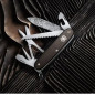 Coltello multiuso Victorinox Farmer damasco edizione limitata 2024