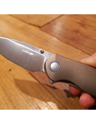 Coltello da tasca con finiture di alta qualità