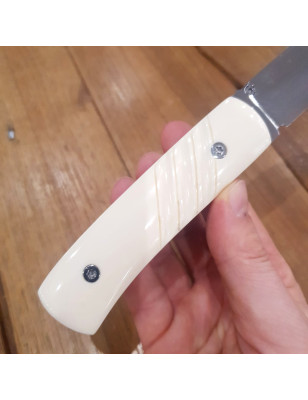 Coltello artigianale realizzato a mano