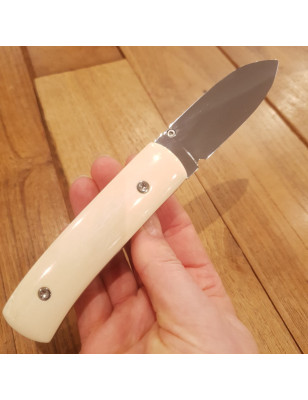 Coltello da collezione artigianale realizzato con manico in Osso di Bufalo