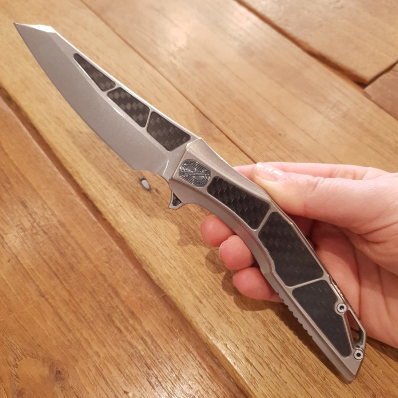 Coltello da tasca Stedemon Zodiac titanio e carbonio collezione privata Coltello da tasca Stedemon Zodiac titanio e carbonio collezione privata
