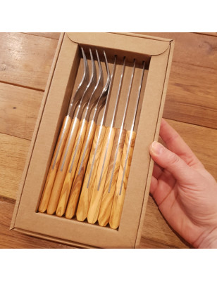 Coltelleria Piva Conselve offre ampia scelta di set di posate per casa cucina