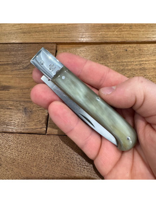 Coltello tascabile in corno di bue realizzato in Italia