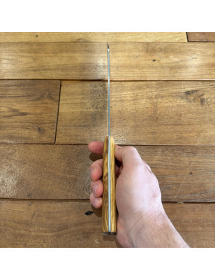 Coltello a forma di scimitarra  con manico in legno di Ulivo