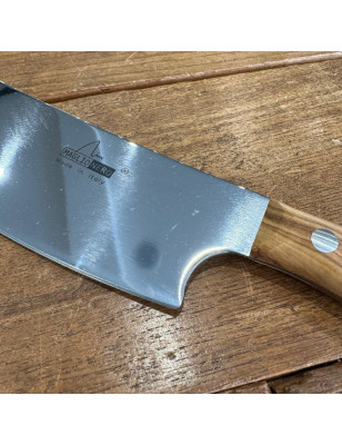 Coltello a forma di scimitarra realizzato in Italia
