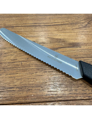Coltello tavola e pomodoro Victorinox Swiss Modern nero