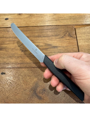 Coltello da tavola e pomodoro Victorinox Swiss Modern  seghettato