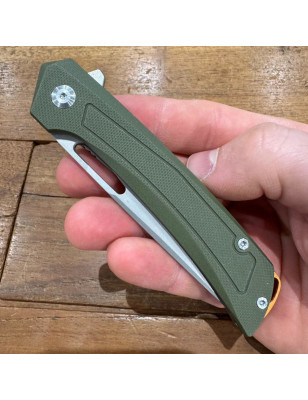 Coltello sportivo da collezione con robusta struttura e prezzo economico