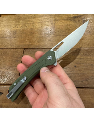 Coltello pieghevole con manico in G10 colore verde e clip posteriore