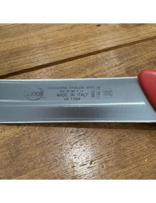 Coltello professionale Sanelli a forma di scimitarra. Prodotto in Italia