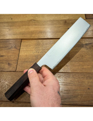 Coltello professionale giapponese per tagliare verdura. Lama di alta qualità