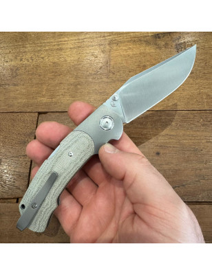 Coltello EDC tascabile con manico in Canvas Micarta verde e clip posteriore