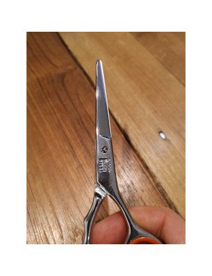 Coltelleria offre affilatura forbici professionali da capelli con ritiro e consegna in tutta Italia