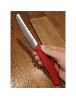 Coltello da tavola seghettato Victorinox rosso punta tonda