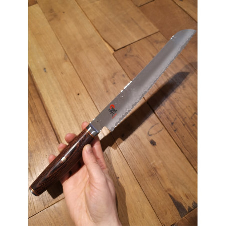Coltello da pane seghettato Miyabi 6000MCT cm 23